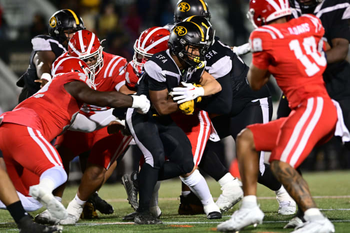 On a night when its offense struggled, Mater Dei could count on the swarming play of its defense, which shut down St. Frances, scored two touchdowns and setup a third.